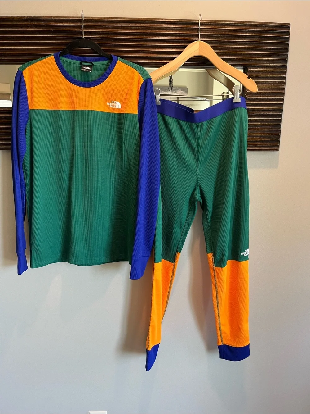 The North Face Men’s Waffle Baselayer Set Green Orange Blue Size M Top & Pants